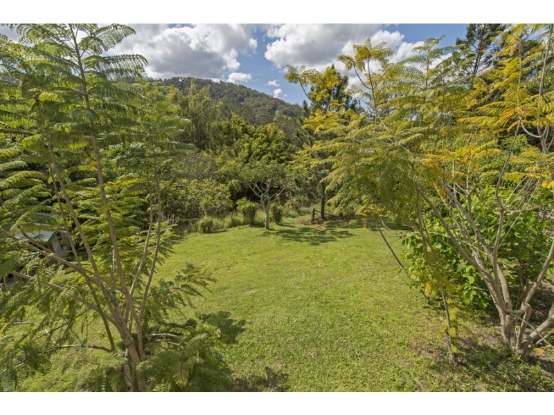 916 Tamborine-Oxenford Road, Wongawallan QLD 4210