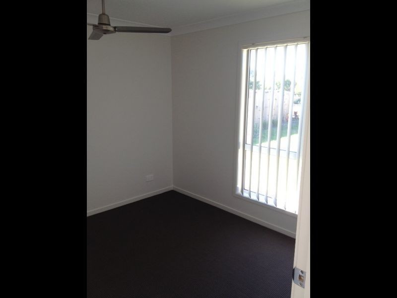 4/2 Kay Street, Pimpama QLD 4209