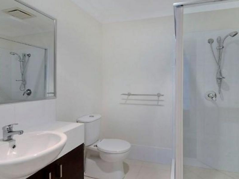 4/2 Kay Street, Pimpama QLD 4209