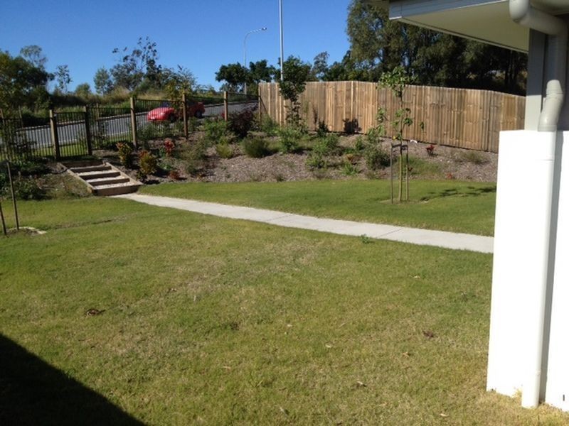 4/2 Kay Street, Pimpama QLD 4209
