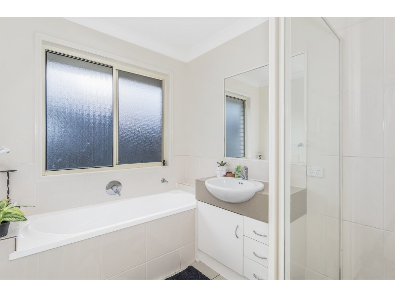 11 Amaray Drive, Upper Coomera QLD 4209