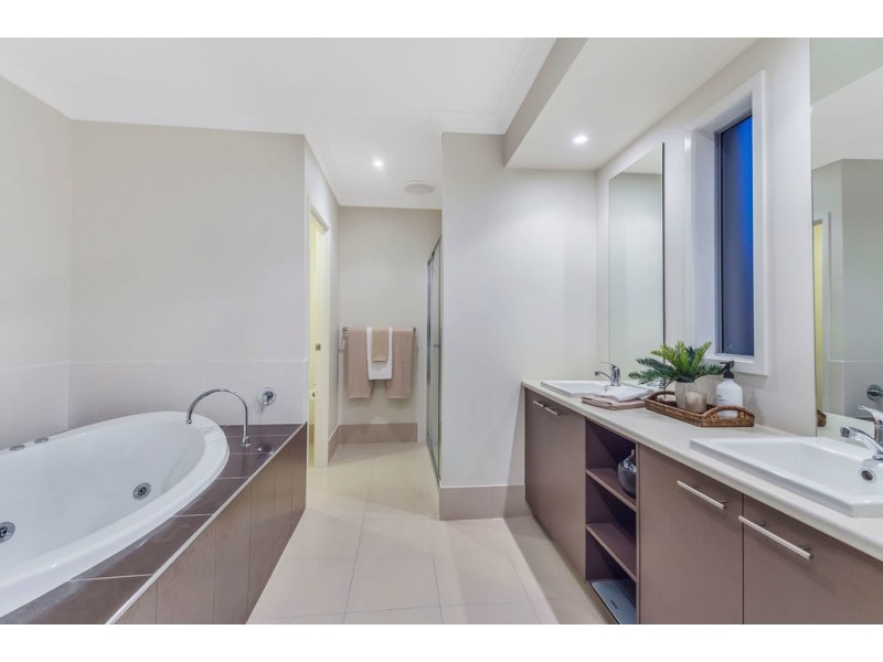 12 Abercrombie Crescent, Upper Coomera QLD 4209
