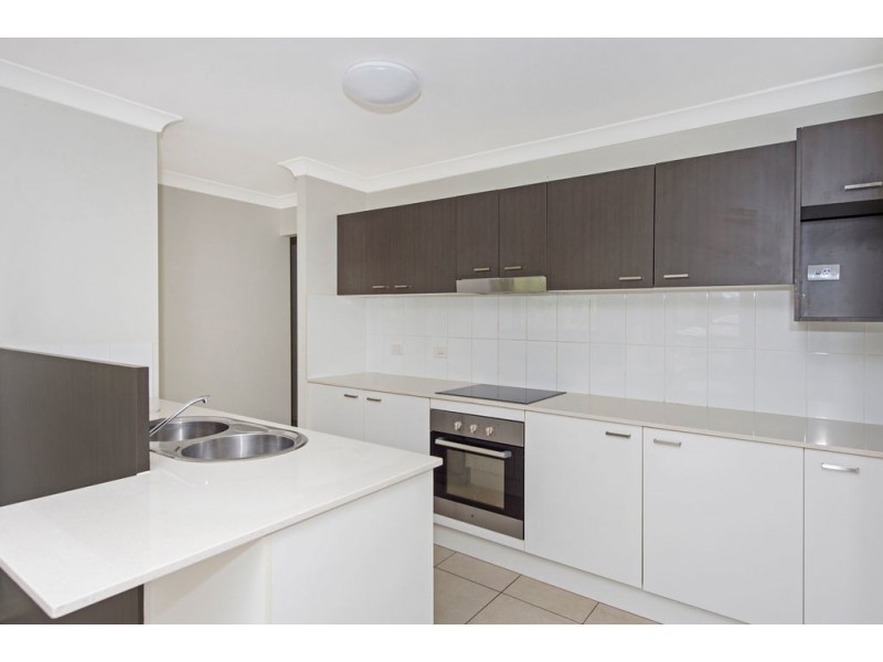 64 Davis Cup Court, Oxenford QLD 4210