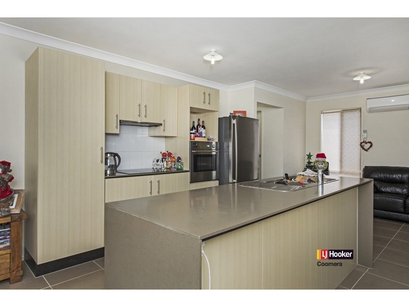 2/3 Silver Gull Street, Coomera QLD 4209