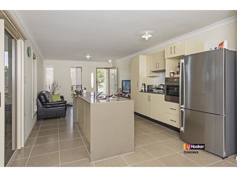 2/3 Silver Gull Street, Coomera QLD 4209