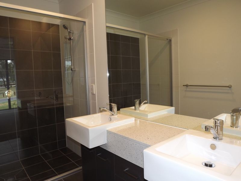 17 Red Gum Terrace, Coomera QLD 4209