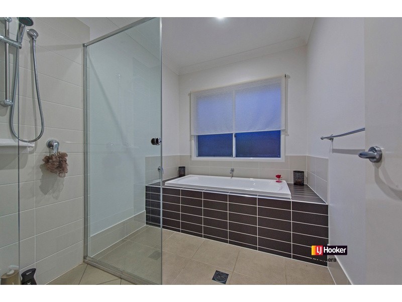 8 Benz Link, Upper Coomera QLD 4209