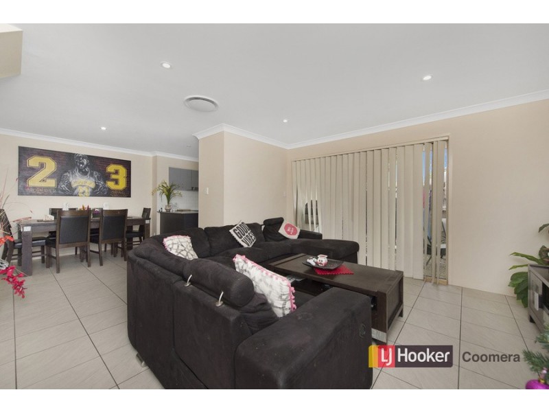 25/2 Weir Drive, Upper Coomera QLD 4209