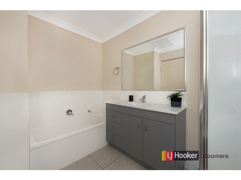 25/2 Weir Drive, Upper Coomera QLD 4209