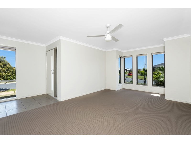 8 Byfield Street, Pimpama QLD 4209