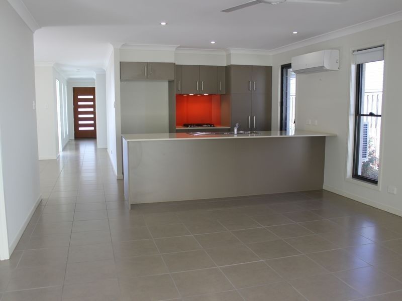 10 Yarrambat Rise, Upper Coomera QLD 4209