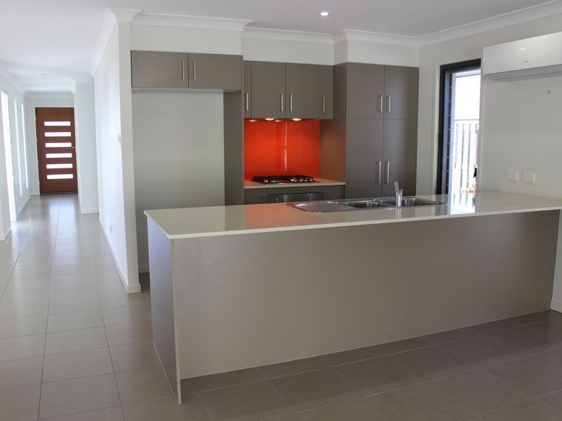 10 Yarrambat Rise, Upper Coomera QLD 4209