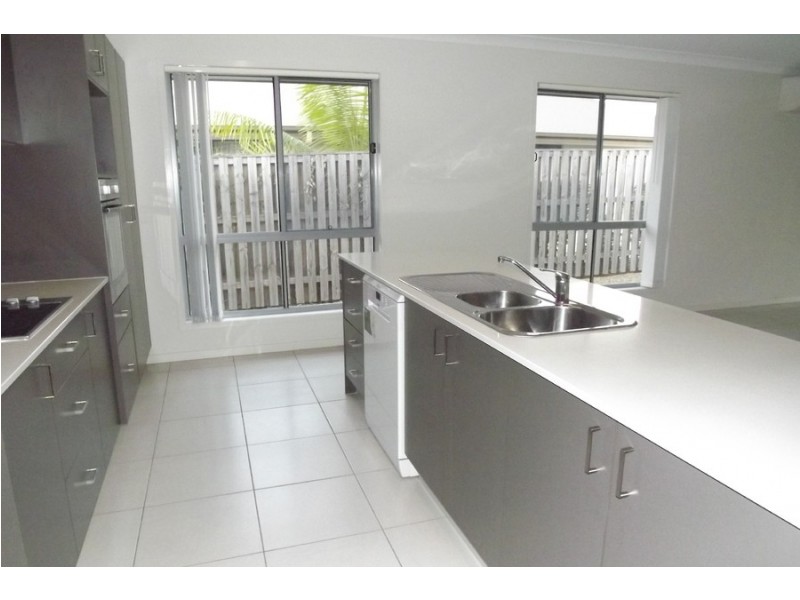 4 Yarrambat Rise, Upper Coomera QLD 4209