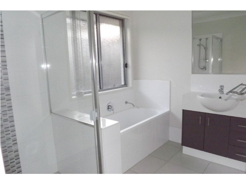 4 Yarrambat Rise, Upper Coomera QLD 4209