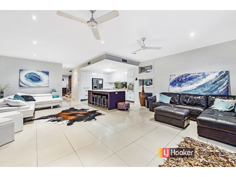 7 The Close, Helensvale QLD 4212