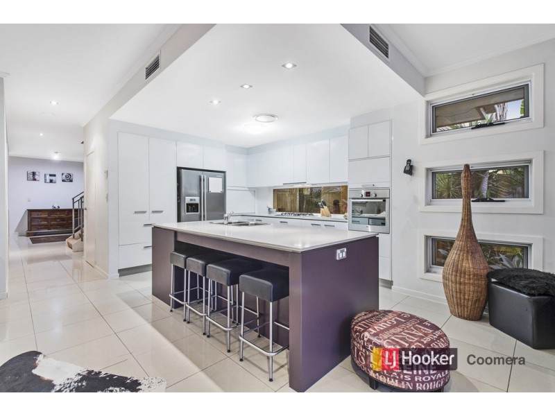 7 The Close, Helensvale QLD 4212