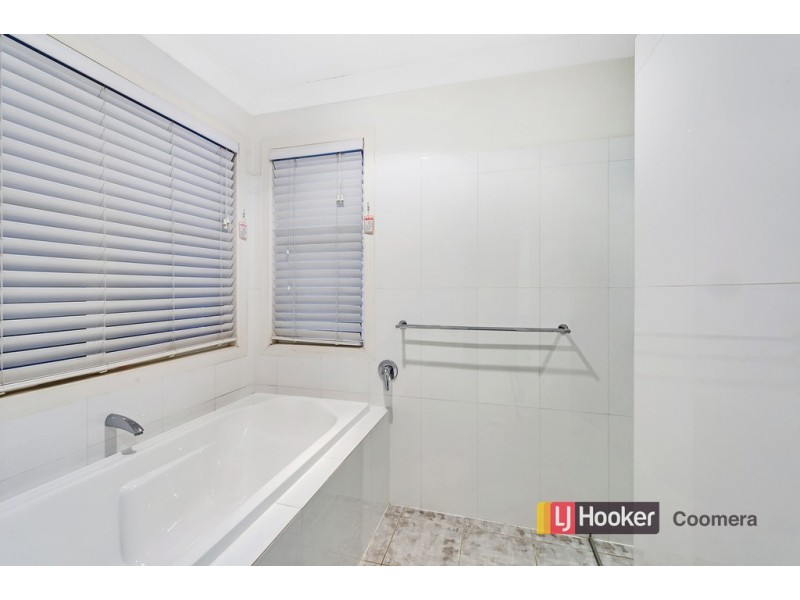 7 The Close, Helensvale QLD 4212