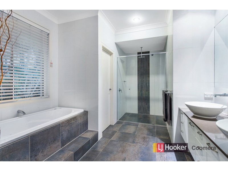 7 The Close, Helensvale QLD 4212