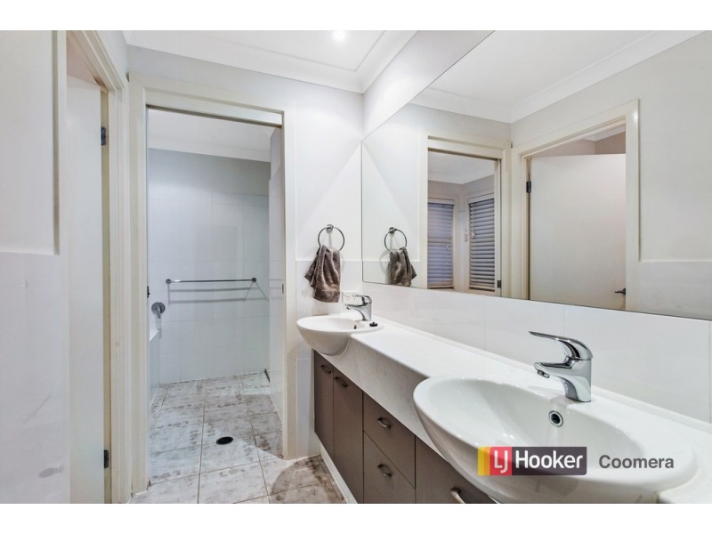 7 The Close, Helensvale QLD 4212