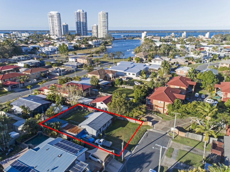 9 Kropp Street, Biggera Waters QLD 4216