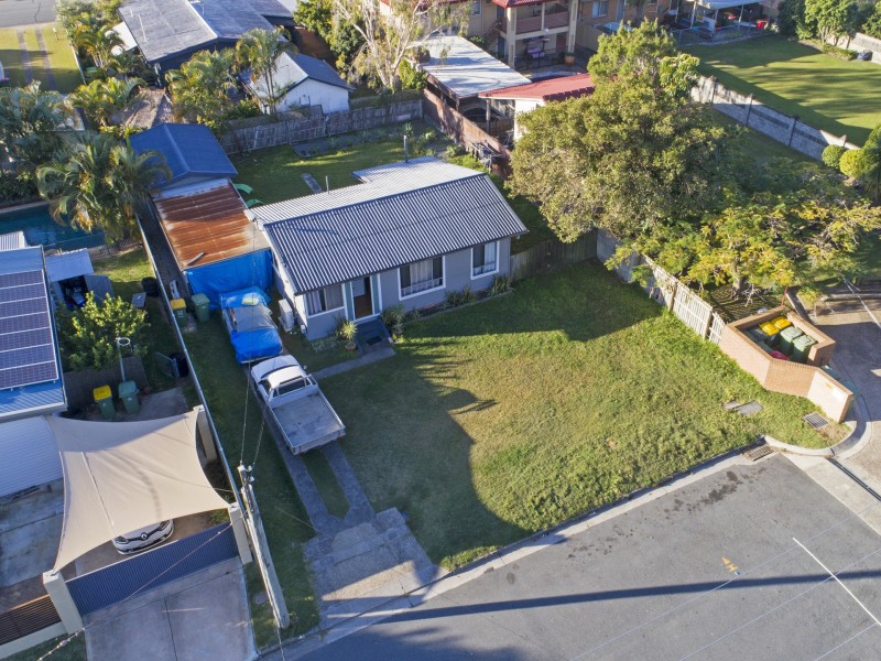 9 Kropp Street, Biggera Waters QLD 4216