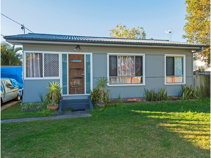9 Kropp Street, Biggera Waters QLD 4216