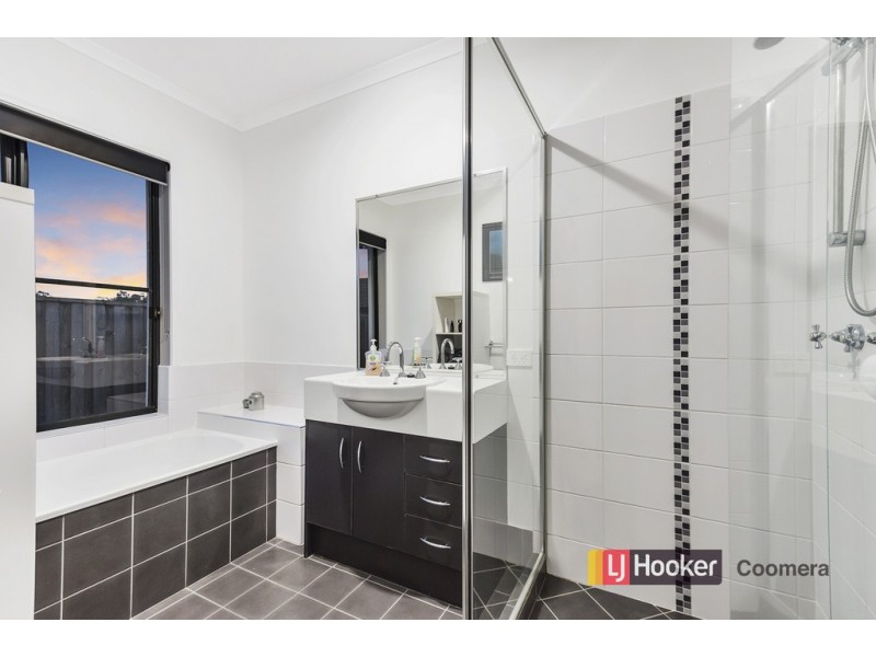 3 Meroo Place, Upper Coomera QLD 4209