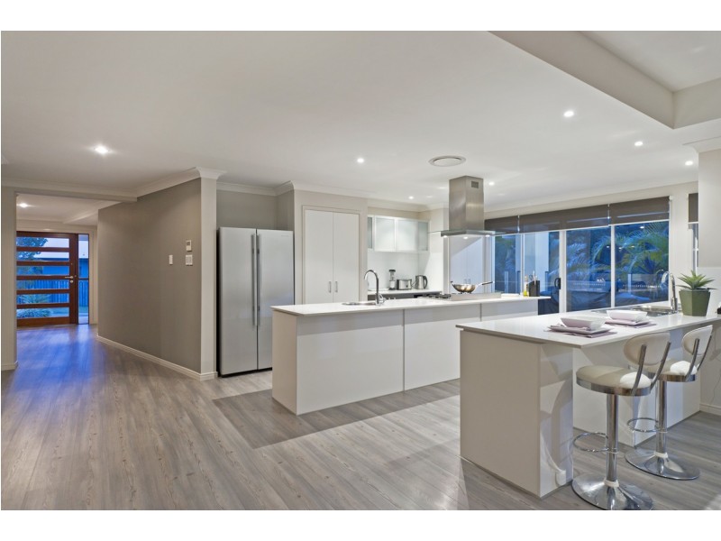 6 Solo Place, Coomera Waters QLD 4209