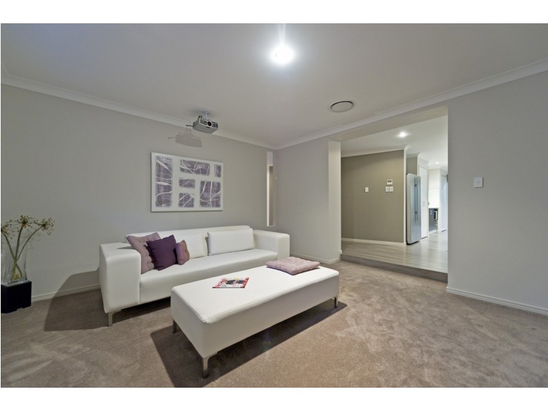 6 Solo Place, Coomera Waters QLD 4209