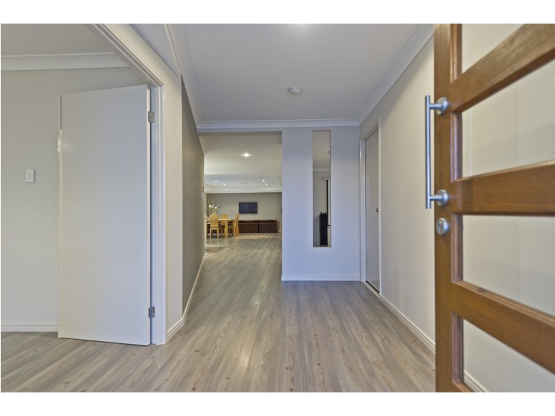 6 Solo Place, Coomera Waters QLD 4209
