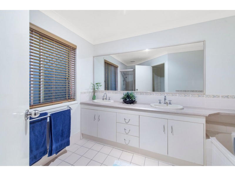 3 Dine Court, Upper Coomera QLD 4209