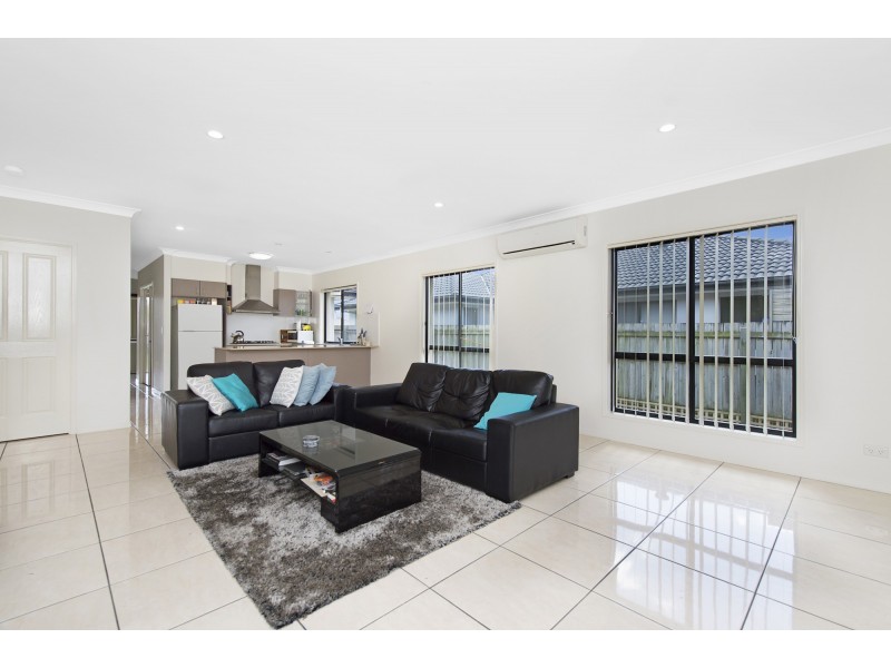 5 Cranberrie Crescent, Pimpama QLD 4209