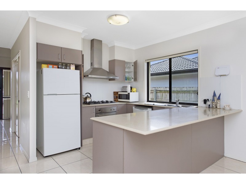 5 Cranberrie Crescent, Pimpama QLD 4209