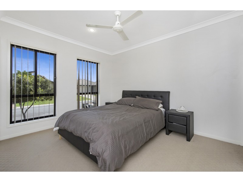 5 Cranberrie Crescent, Pimpama QLD 4209