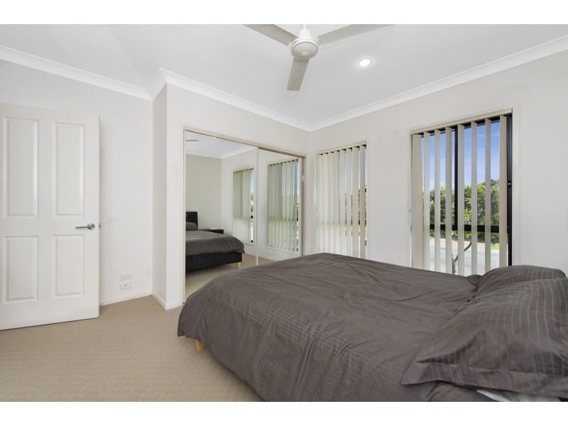 5 Cranberrie Crescent, Pimpama QLD 4209