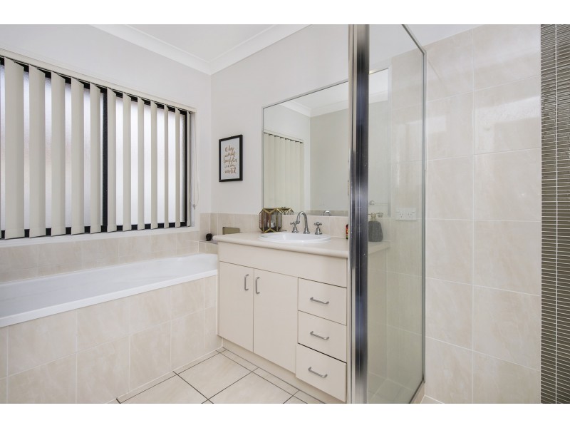 5 Cranberrie Crescent, Pimpama QLD 4209
