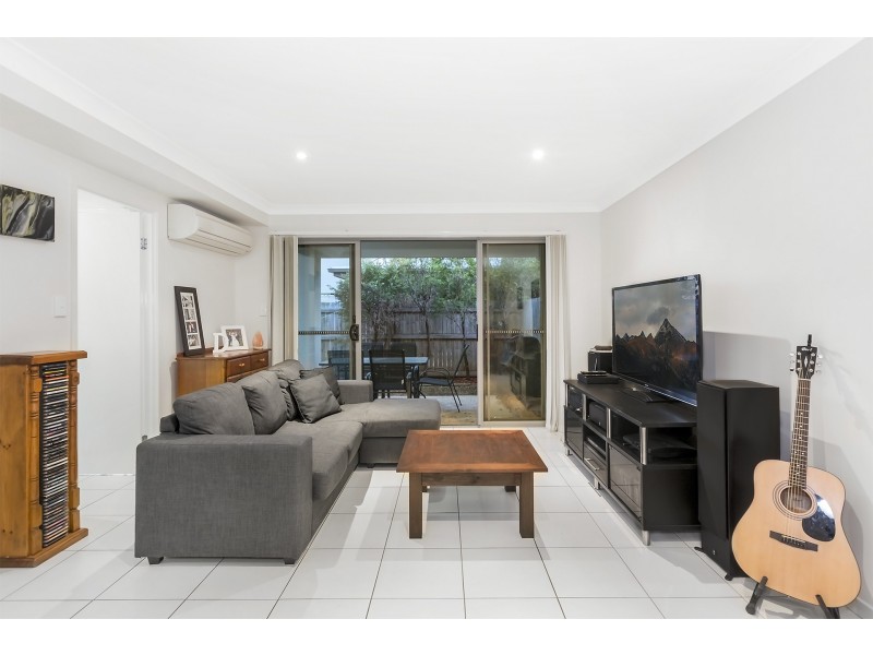 2/14 Filbert Street, Upper Coomera QLD 4209