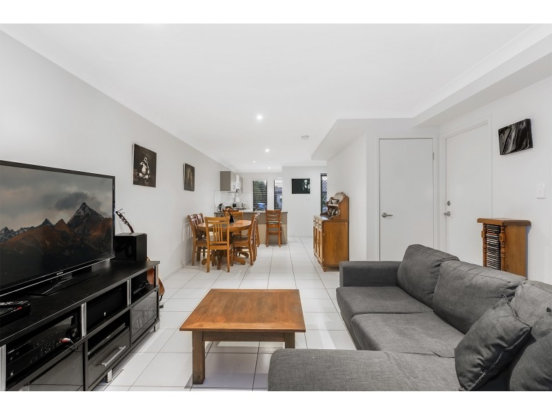 2/14 Filbert Street, Upper Coomera QLD 4209