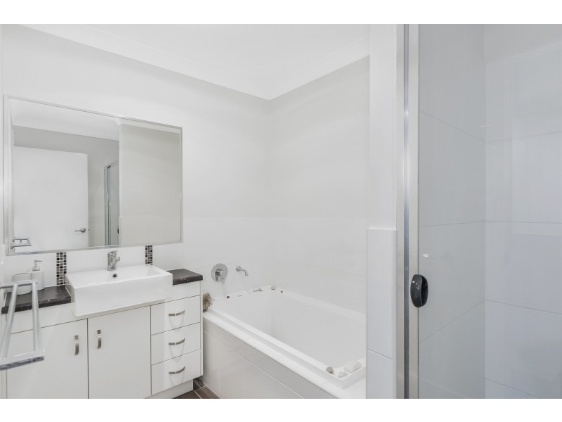 2/14 Filbert Street, Upper Coomera QLD 4209