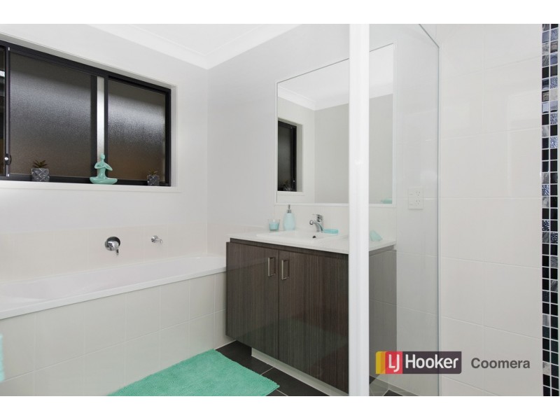 72 Fountain Street, Pimpama QLD 4209