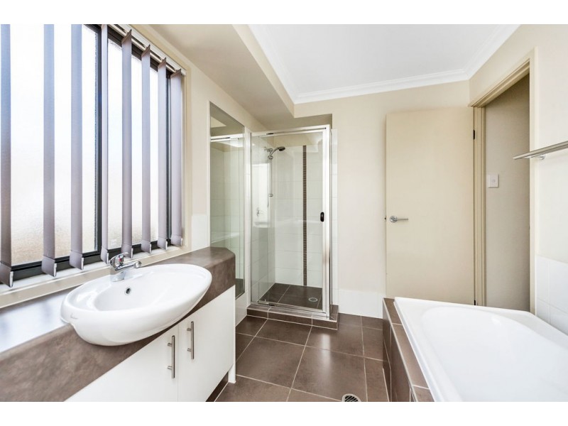 4 Meroo Place, Upper Coomera QLD 4209