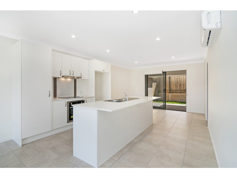 2/57 Baldwin Crescent, Pimpama QLD 4209