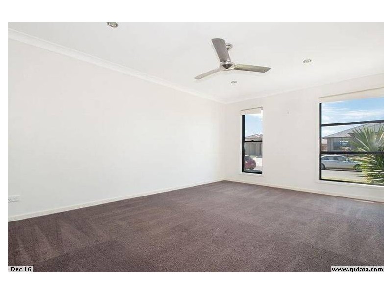 3 Ningaloo Drive, Pimpama QLD 4209