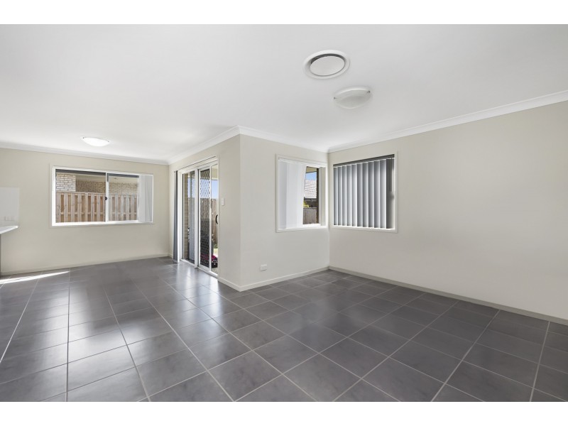 2 Carnarvon Court, Pimpama QLD 4209