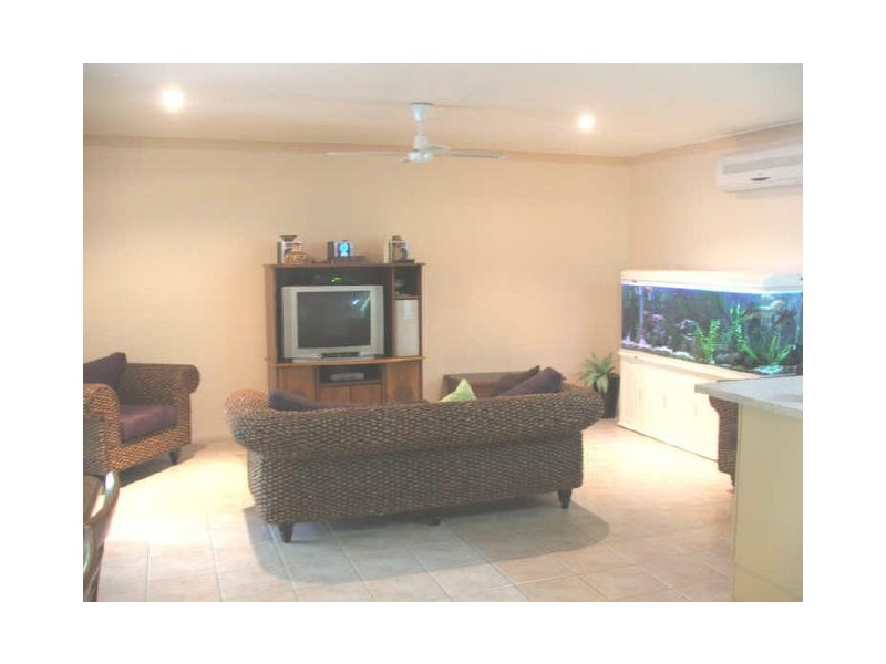 18 Davis Cup Court, Oxenford QLD 4210