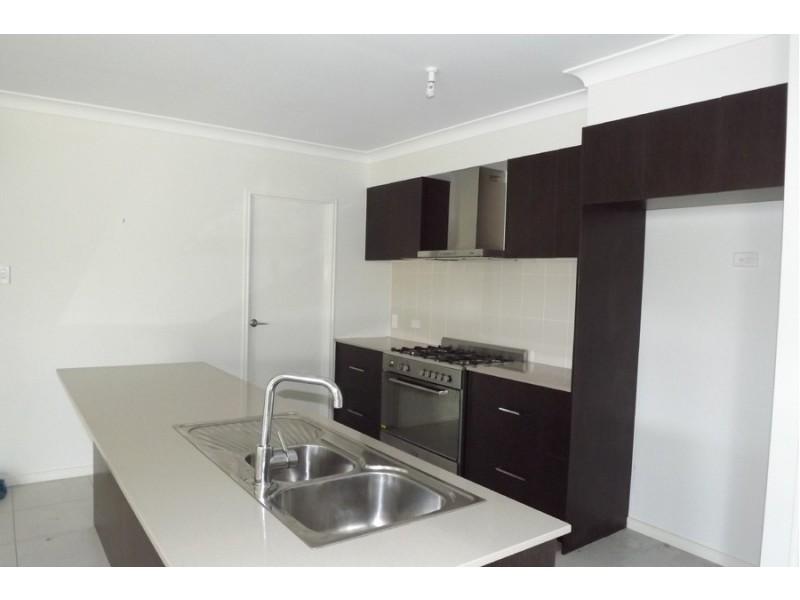 37 Wolseley Way, Upper Coomera QLD 4209