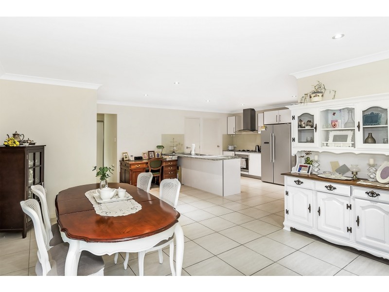 16 Gordon Drive, Upper Coomera QLD 4209
