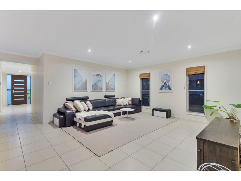 11 Macleay Circuit, Upper Coomera QLD 4209