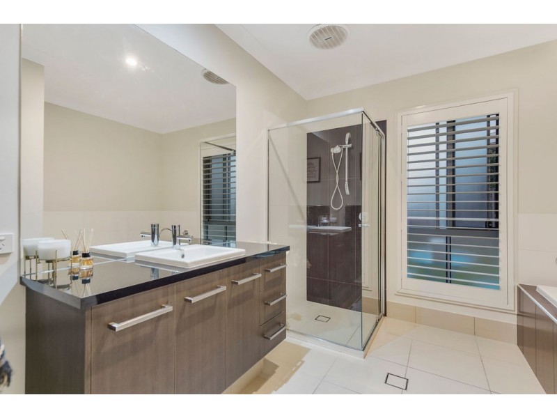 11 Macleay Circuit, Upper Coomera QLD 4209