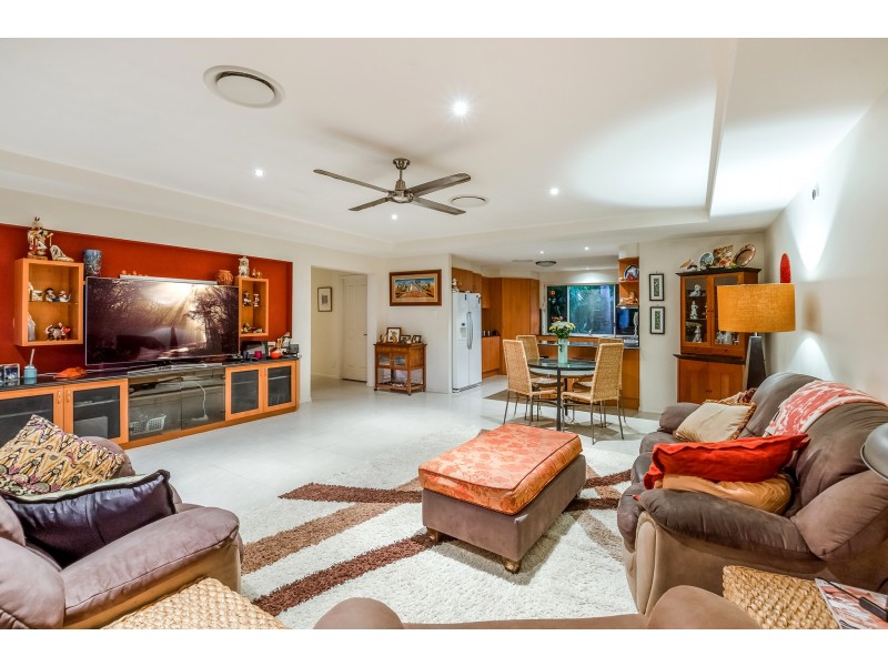 14 Crusade Court, Coomera Waters QLD 4209